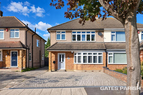 Trent Avenue, Upminster, RM14