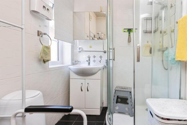4 bed Semi-Detached for sale Image 10