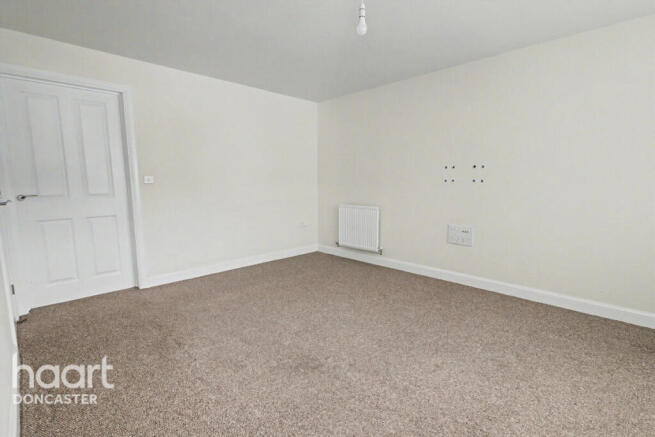 4 bed Detached for sale Image 6