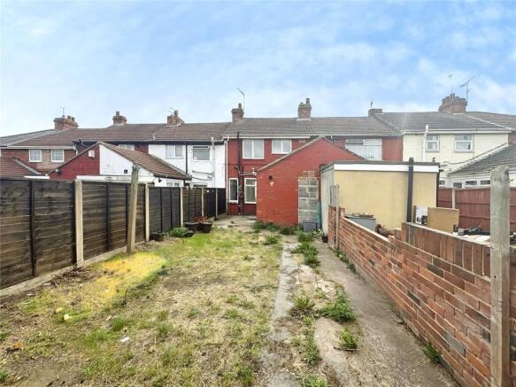 3 bed Terraced to rent Image 6