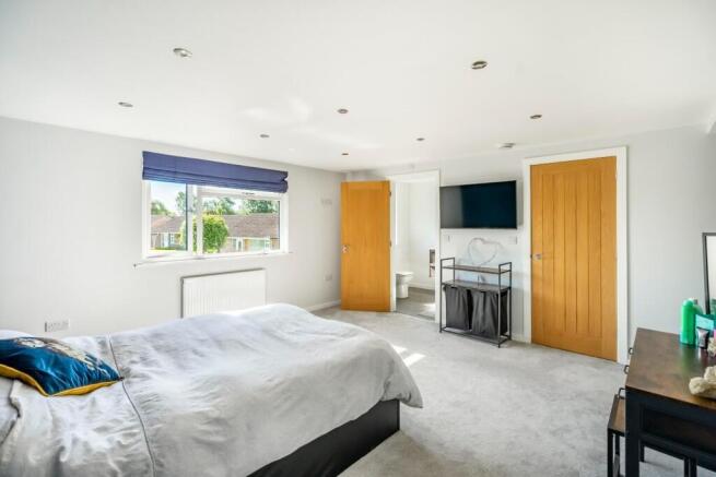 3 bed Semi-Detached Bungalow for sale Image 7
