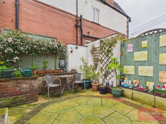 6 bed Semi-Detached for sale Image 11