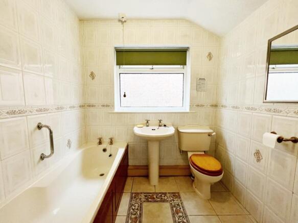 Bathroom.jpg