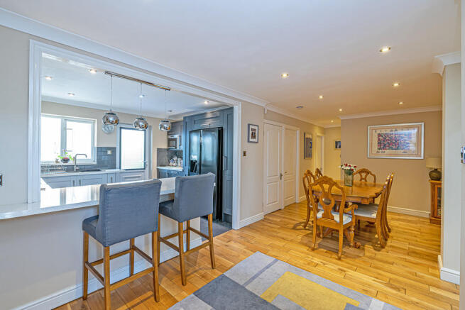 Kitchen / Dining ...