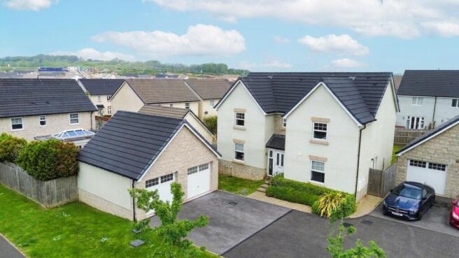 4-bed detached on 38 Cae Ffynnon, Cowbridge, Vale of Glamorgan CF71 7FJ, £695,000