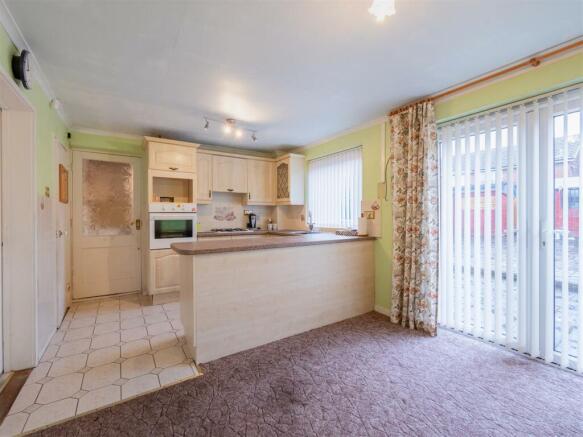 KITCHEN 2.jpg