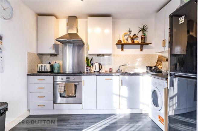 2 bed Apartment for sale Image 5
