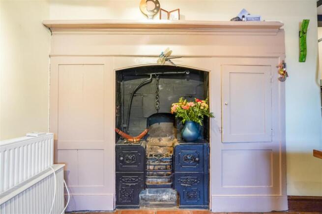 Kitchen Stove.jpg