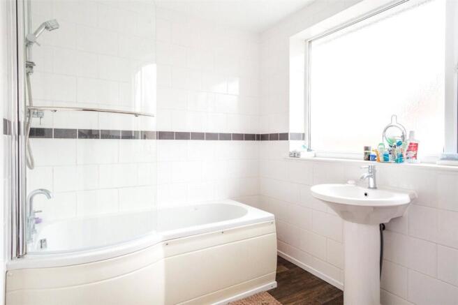 2 bed Flat to rent Image 4