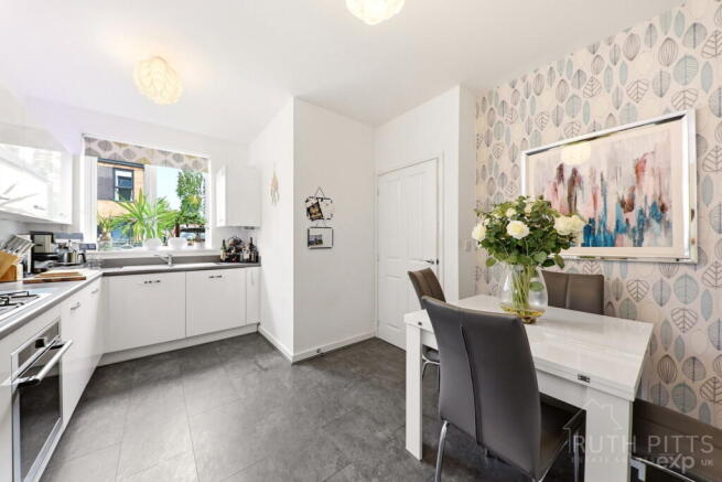 2 bed Semi-Detached for sale Image 5