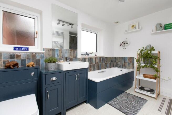 Bath/Shower Room