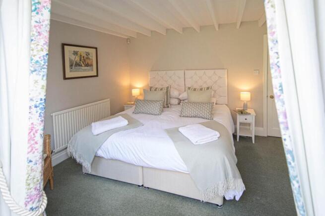 4 bed Cottage to rent Image 9