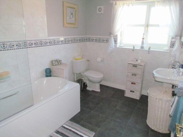 HOUSE BATHROOM 