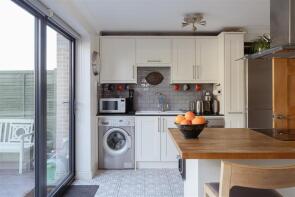 10, Tilers Close, Redhill RH1 3HS