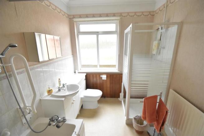 Bathroom.JPG