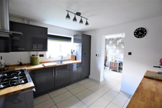 kitchen 1.JPG