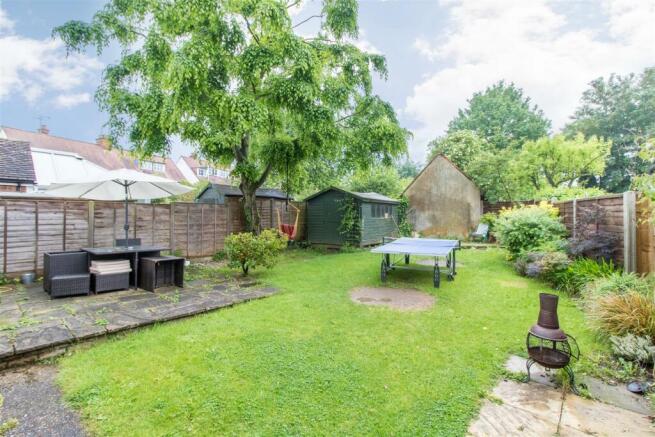52 Meadow Way-3.jpg
