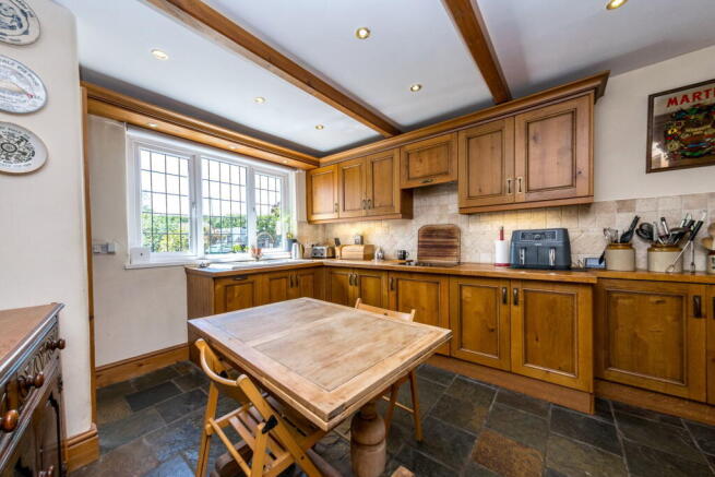 3 bed Cottage for sale Image 8