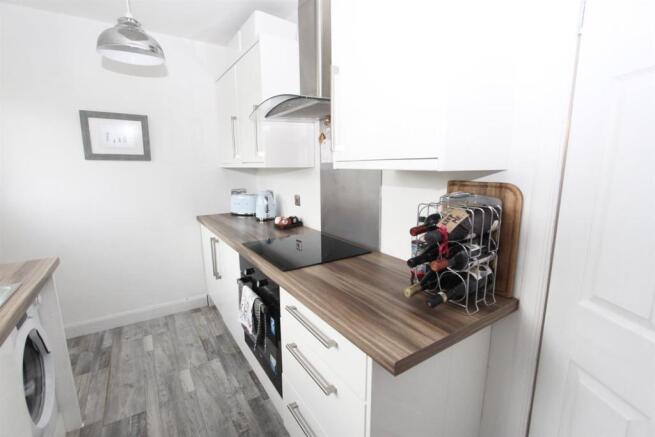 Kitchen 2.jpeg