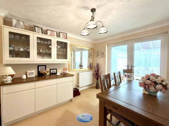4 bed Detached for sale Image 12