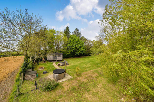 1441193-5-69e25fb...