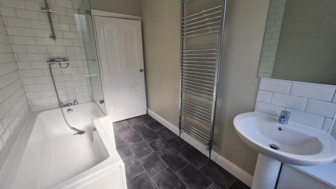 4 bed Terraced to rent Image 12