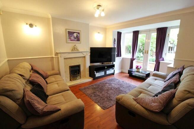 4 bed Detached for sale Image 4