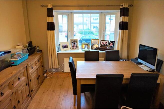 Lounge/Dining Room