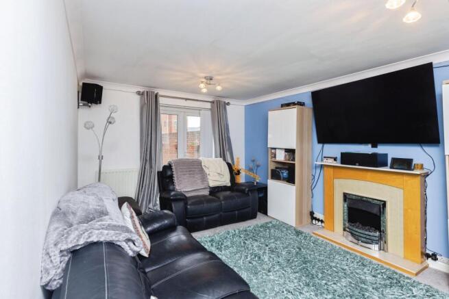 4 bed Detached for sale Image 5