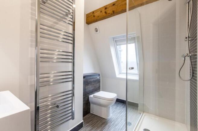 2 bed Flat to rent Image 11