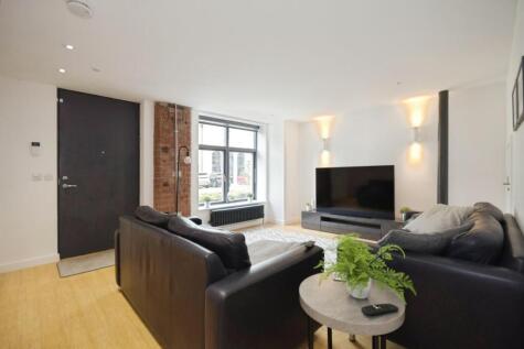 Birch Landing, Horseman Square, S3