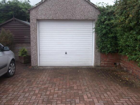 Garage/Driveway