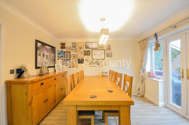Dining Area.jpg
