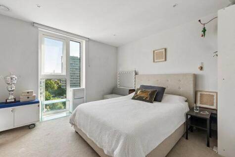 Newnton Close, London, N4