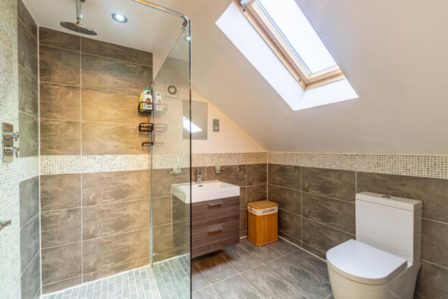 Bedroom 4 Ensuite