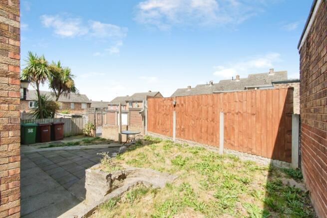 3 bed Semi-Detached for sale Image 4