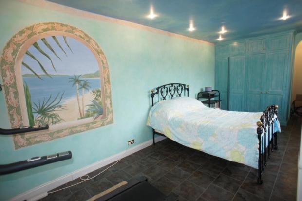 23'3 Bedroom