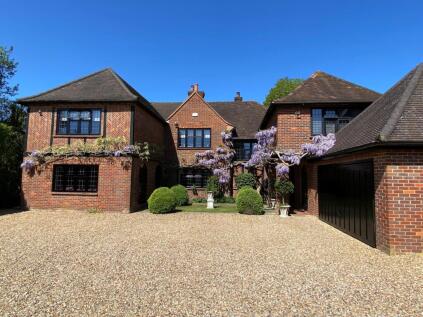 Latchmoor Avenue, Chalfont St Peter, Gerrards Cross, Buckinghamshire
