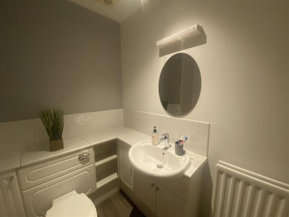 3 bed Apartment for sale Image 10
