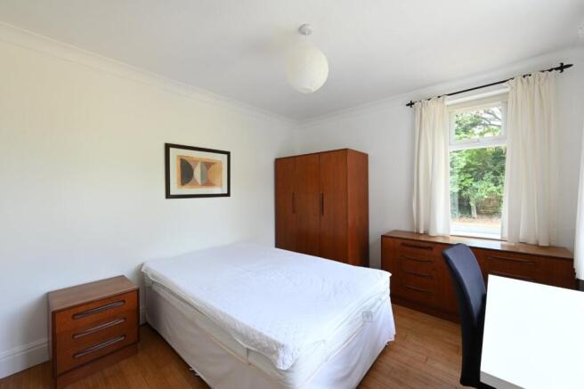 6 bed Detached for sale Image 7