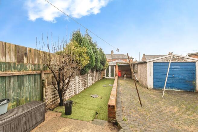 3 bed Semi-Detached for sale Image 12