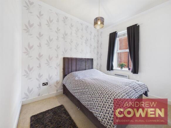 2 bed Flat for sale Image 5