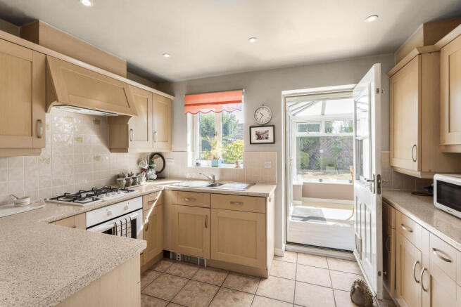 3 bed Bungalow for sale Image 6