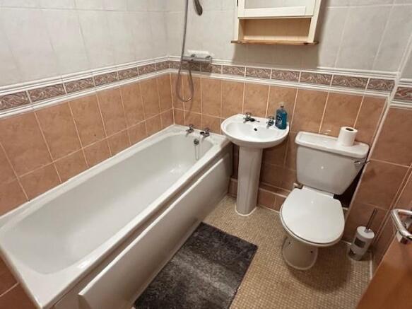 2 bed Apartment for sale Image 6