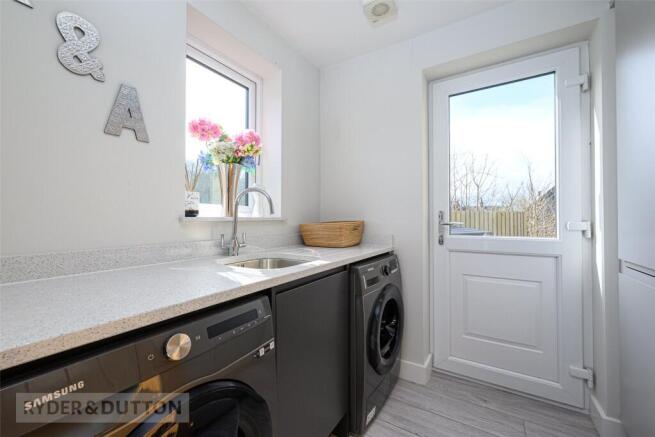 4 bed Detached for sale Image 6