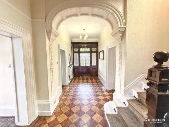 5 bed Detached for sale Image 5