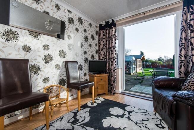 Bedroom/Dining Room
