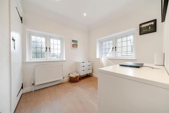 Bedroom/Office