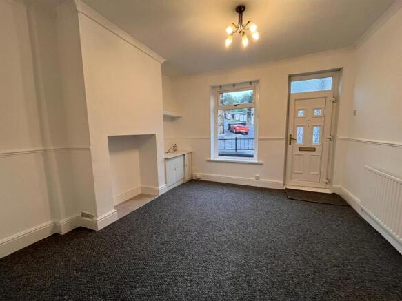 3 bed House to rent Image 5