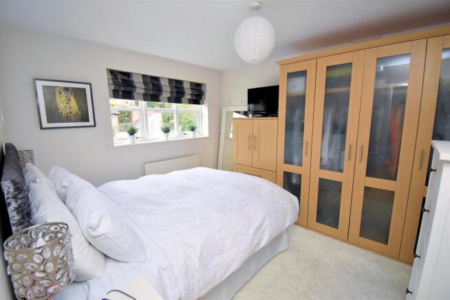 BEDROOM 1.jpg